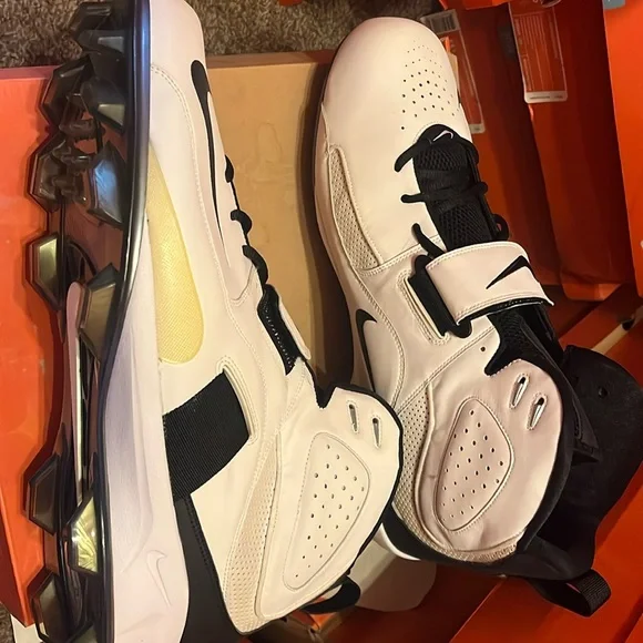 Nike air zoom boss shark football cleats white black metallic silver 310964 101 Mens Nike Air Zoom Boss Shark Football Cleats White/Black | eBay main image 4